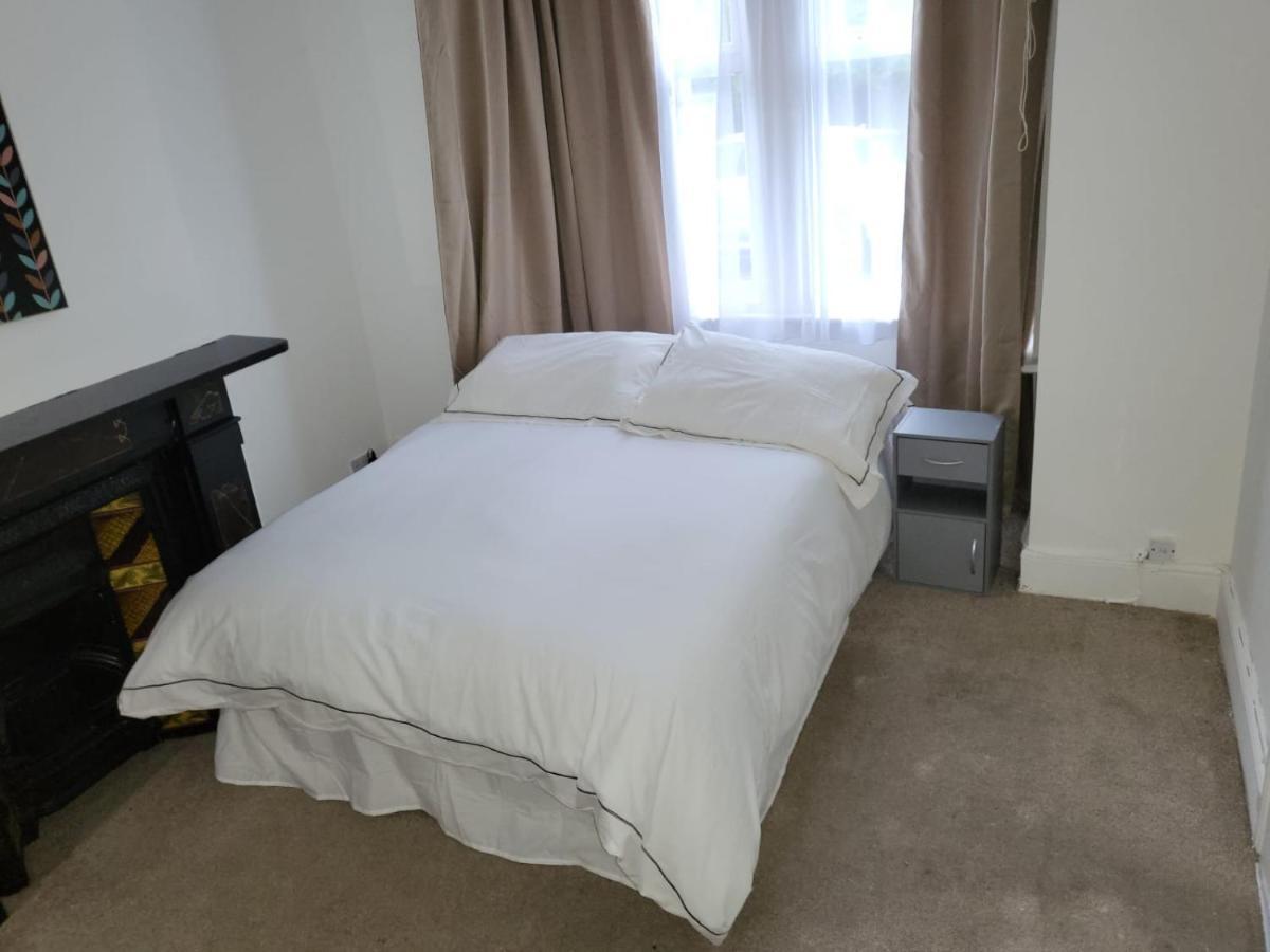 Affordable Rooms In Gillingham กิลลิงแงม ภายนอก รูปภาพ